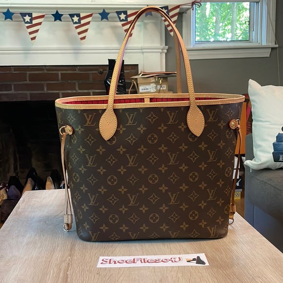 Louis Vuitton 2022 Monogram Neverfull MM 🍒Cerise Lining🍒PRISTINE🍒RFID Chipped - Picture 2 of 11